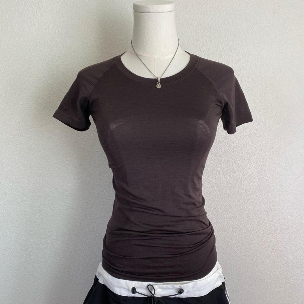 Lululemon ATHLETICA Swiftly Tech Short Sleeve 2.0 Brown